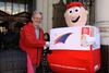 30-05-10 Ministro Fontaine celebra D�a del Patrimonio en Correos de Chile